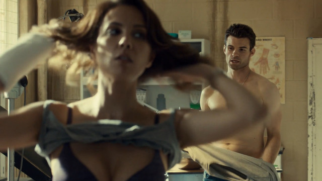 Lexa Doig sexy – Saving Hope s03e10 (2014)