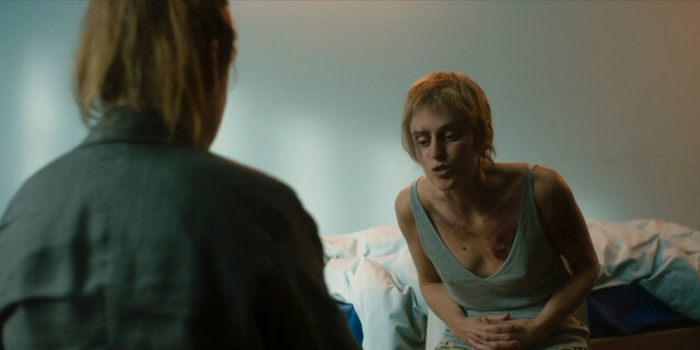 Denise Gough sexy, Emily Watson sexy – Too Close s01e01-03 (2021)