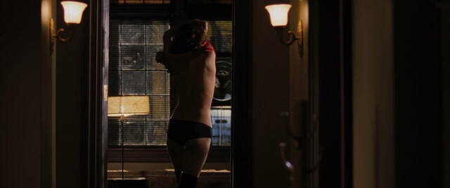 Olga Kurylenko sexy – Max Payne (2008)