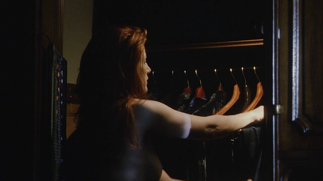 Angie Everhart nude – Love in Paris (Another Nine & a Half Weeks) (1997)