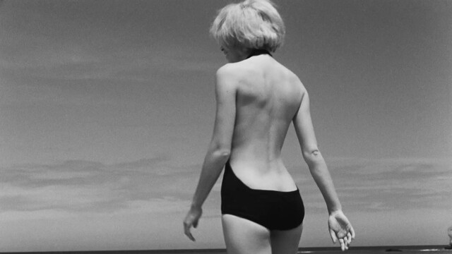 Mireille Darc nude – Galia (1966)