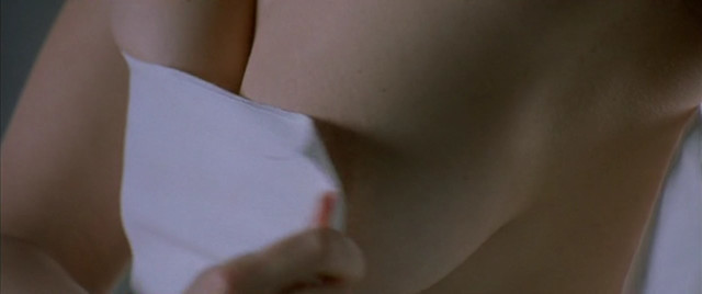 Elodie Bouchez nude – Le pacte du silence (2003)