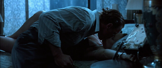 Jamie Lee Curtis sexy, Tia Carrere sexy – True Lies (1994)