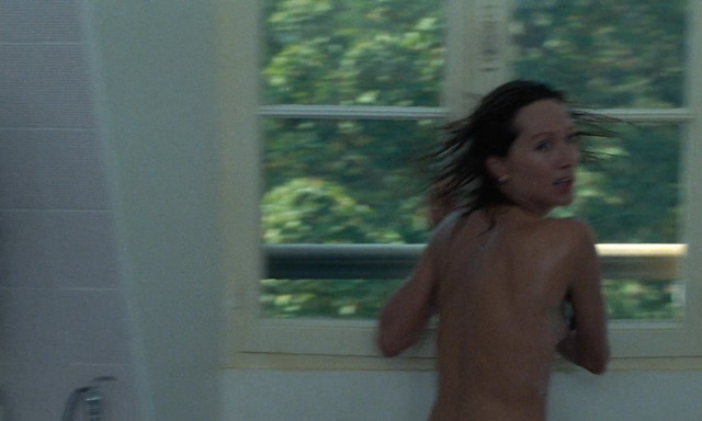 Nathalie Baye nude – En toute innocence (1988)