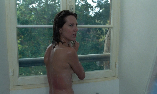 Nathalie Baye nude – En toute innocence (1988)