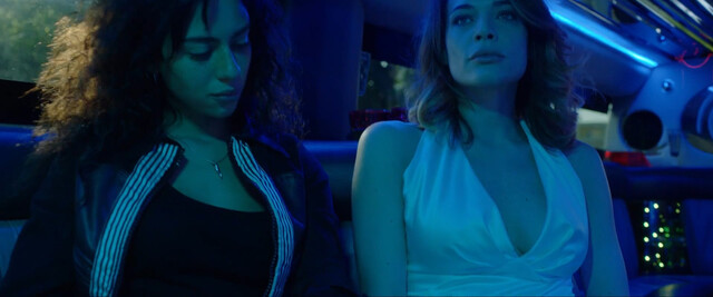 Laura Chiatti sexy, Antonia Liskova sexy, Jun Ichikawa sexy, Chiara Francini sexy – Addio al nubilato (2021)