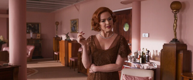 Isla Fisher sexy – Blithe Spirit (2020)