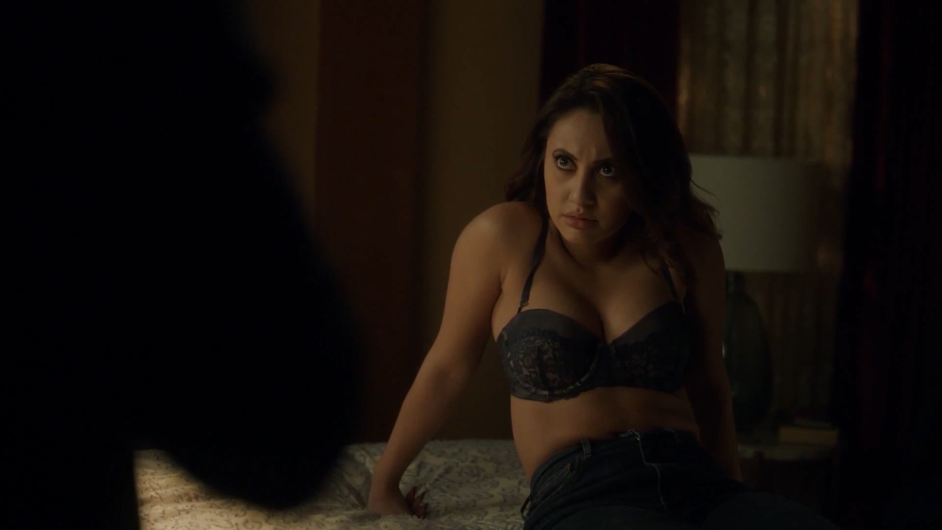 Francia Raisa sexy – Grown-ish s03e10 (2021)