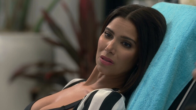 Roselyn Sanchez sexy – Gran Hotel s01 (2011)