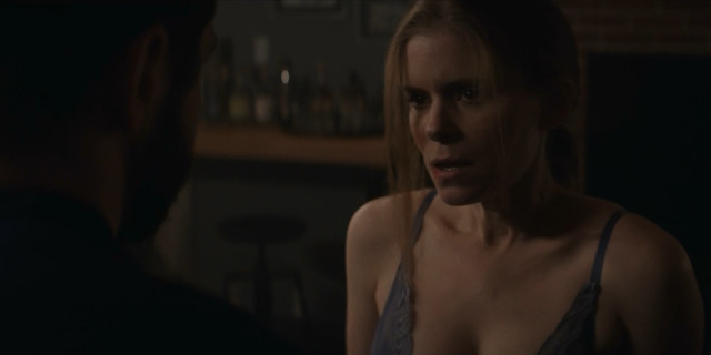 Kate Mara sexy – A Teacher s01e09 (2020)