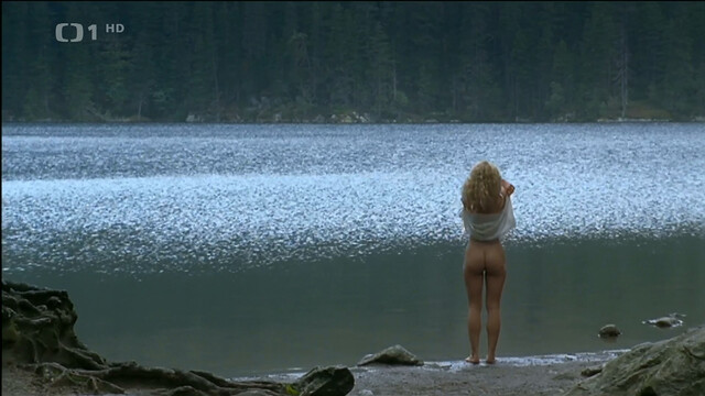 Lucia Molnarova nude – Tri zivoty (2007)