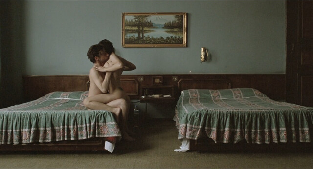 Sibel Kekilli nude – Gegen die wand (2004)