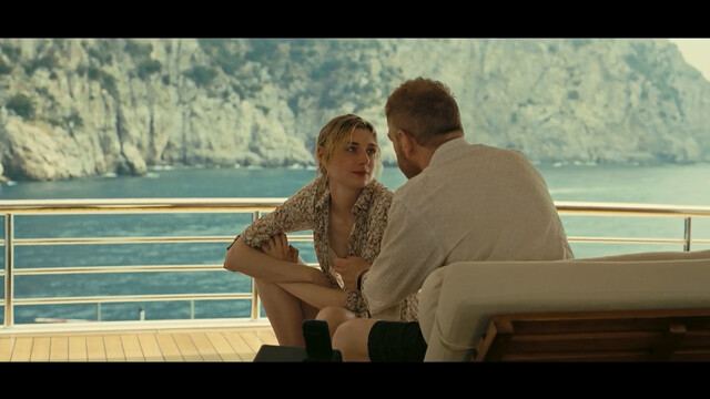 Elizabeth Debicki sexy – Tenet (2020)