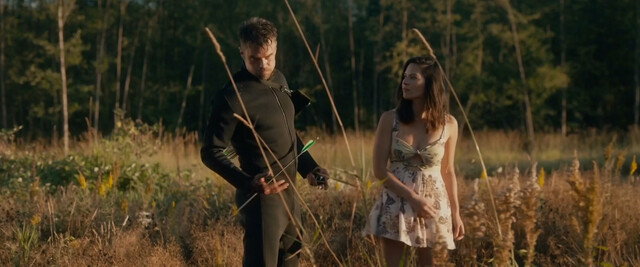 Olivia Munn sexy, Donna Benedicto sexy, Melanie Chan sexy – Buddy Games (2019)