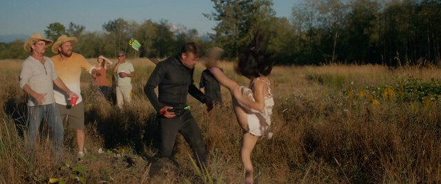 Olivia Munn sexy, Donna Benedicto sexy, Melanie Chan sexy – Buddy Games (2019)