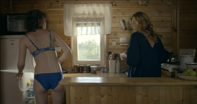 Agnieszka Warchulska sexy, Magdalena Mascianica sexy – Milk (2017)