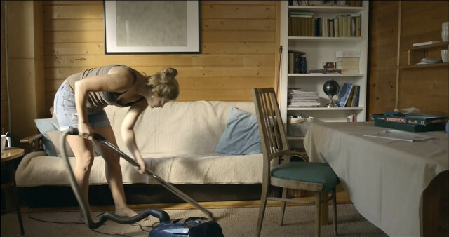 Agnieszka Warchulska sexy, Magdalena Mascianica sexy – Milk (2017)