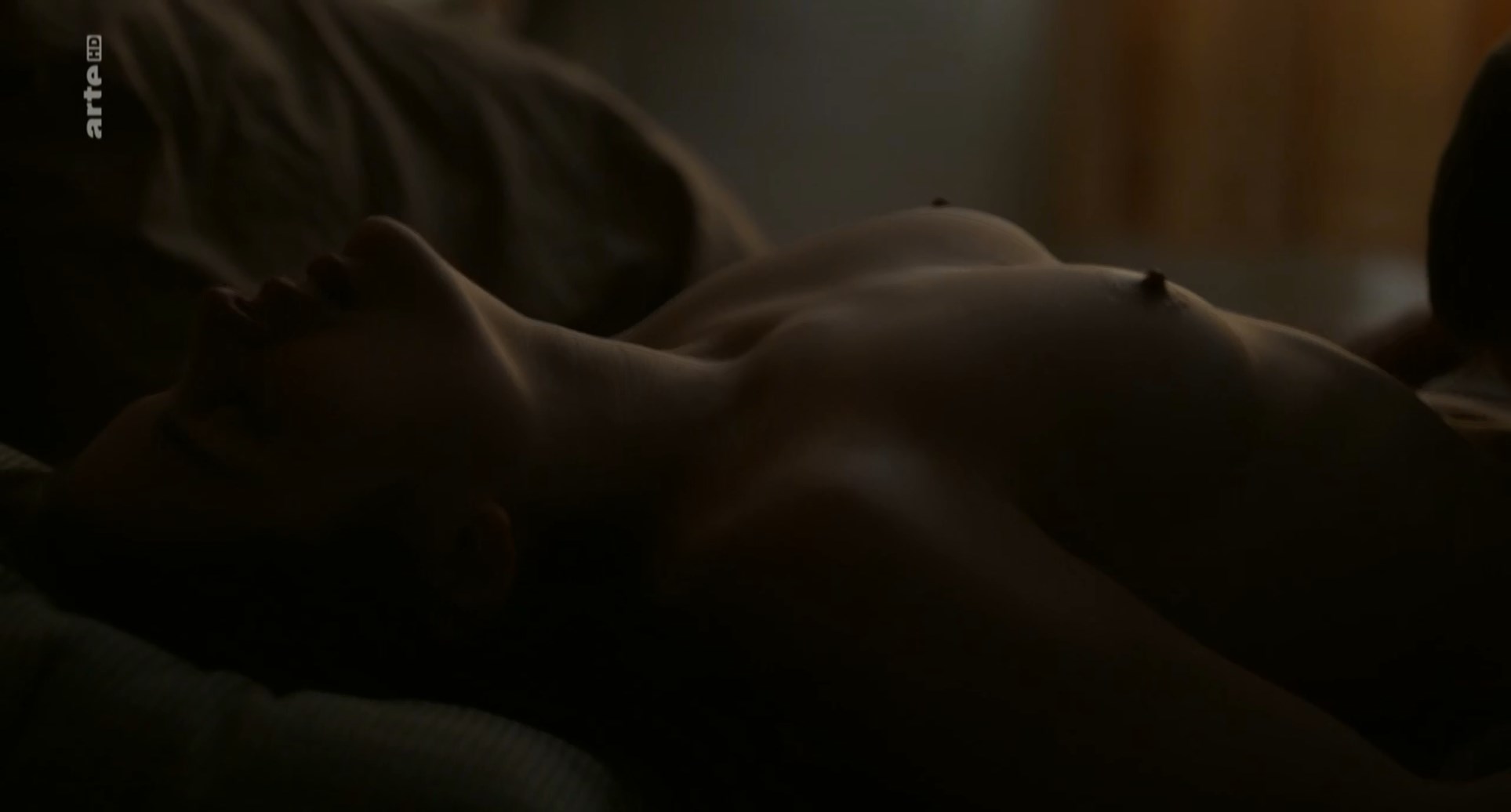 Louise Grinberg nude – La priere (2018)