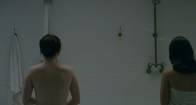 Maisie Williams sexy, Anya Taylor-Joy sexy – The New Mutants (2020)