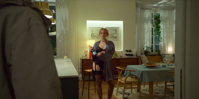 Ida Engvoll nude – Love & Anarchy (Karlek & Anarki) s01e01e03e05e06e07 (2020)