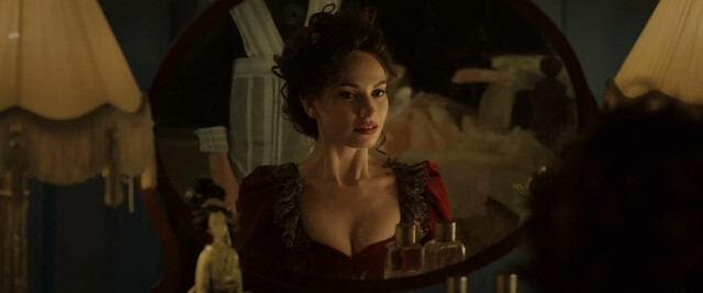 Lily James sexy – Rebecca (2020)