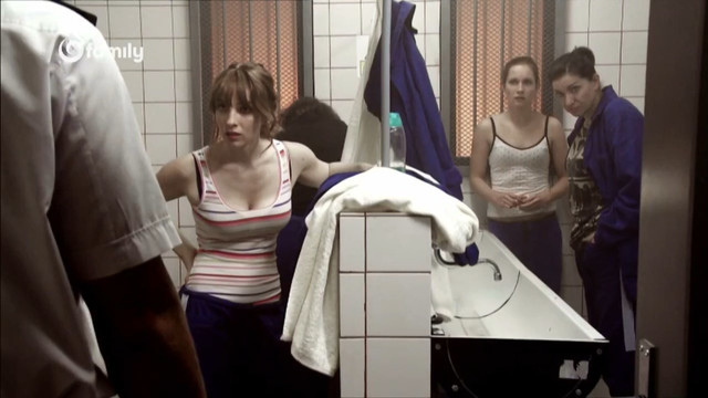 Vica Kerekes sexy – Odsudene s01 (2009)