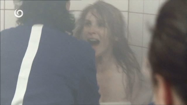 Vica Kerekes sexy – Odsudene s01 (2009)