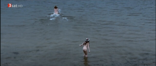 Anna Maria Muhe nude, Christina Drechsler nude – Novemberkind (2008)