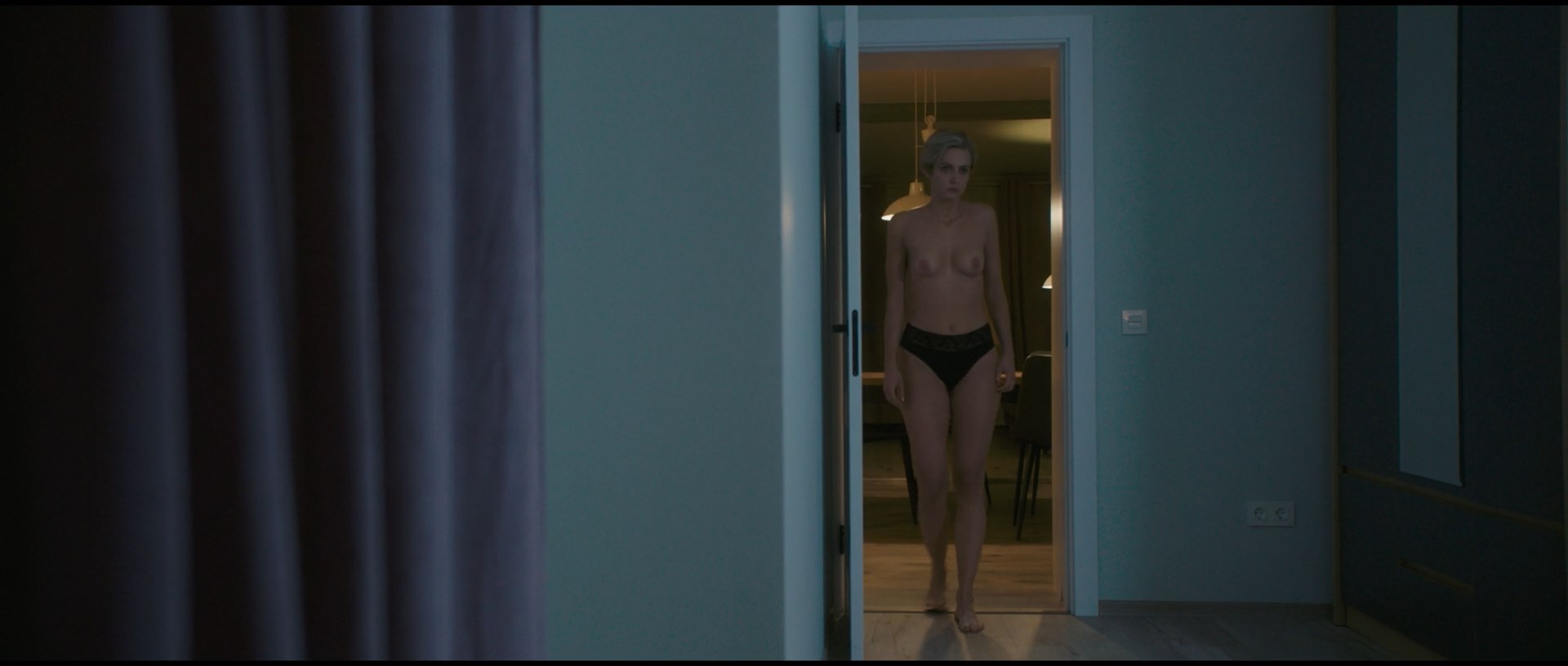 Polina Maksimova nude - Offline s01e10 (2022)