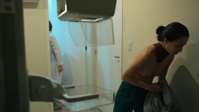 Marjorie Estiano nude - Sob Pressao 05e04-06 (2022)