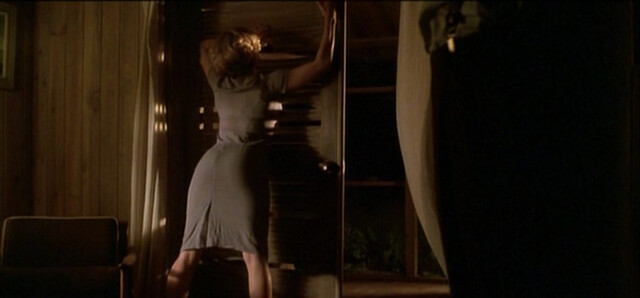 Elisabeth Shue sexy, Chloe Sevigny sexy, Gina Gershon sexy – Palmetto (1998)