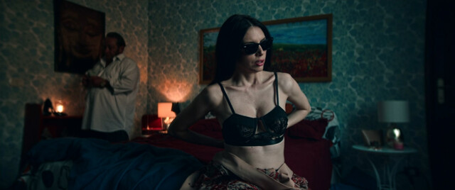 Ilenia Pastorelli nude - Dark Glasses (Occhiali neri) (2022)