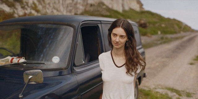 Tanya Reynolds sexy, Seyan Sarvan sexy – The Baby s01e05 (2022)