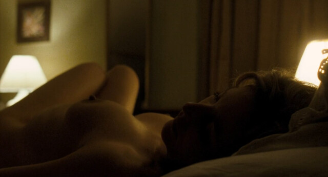 Gillian Anderson nude - Straightheads (2007)