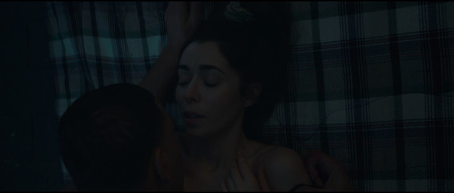 Cristin Milioti sexy - Made For Love s02e03-06 (2022)