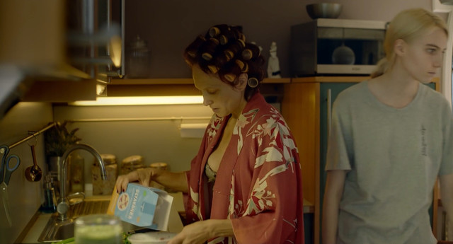 Yuliya Shul'eva sexy, Elena Morozova sexy – Pervyj sneg (2021)