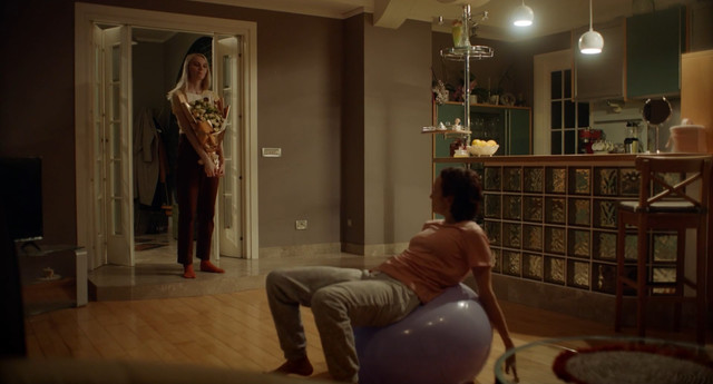 Yuliya Shul'eva sexy, Elena Morozova sexy – Pervyj sneg (2021)