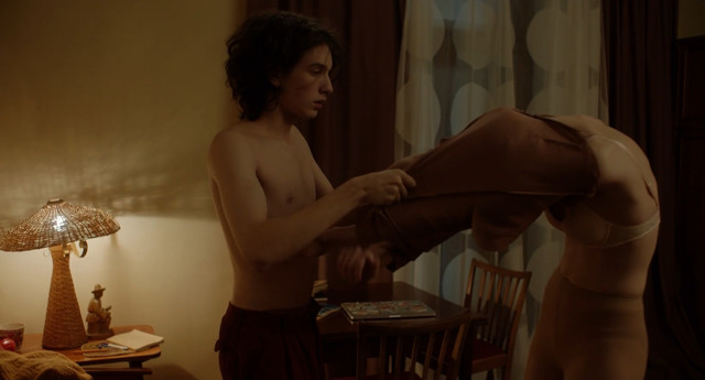 Yuliya Shul'eva sexy, Elena Morozova sexy – Pervyj sneg (2021)