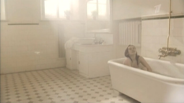 Anna Kapaleva nude - Dom obrazcovogo soderjaniya s01 (2010)