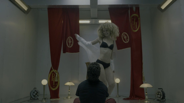 Esther Acebo sexy - La casa de papel s05e08 (2021)