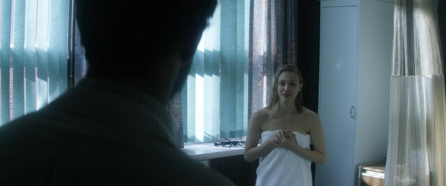 Sarah Gadon sexy - Sarah Gadon– The 9th Life of Louis Drax (2016)