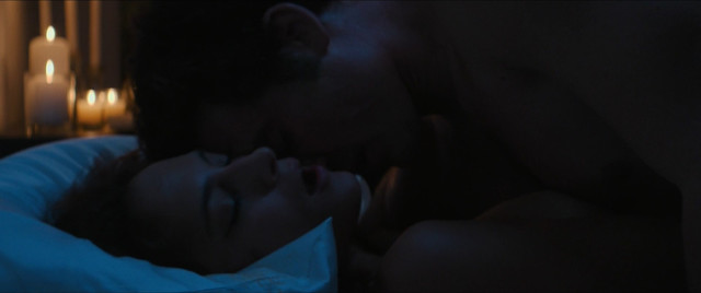 Nora Arnezeder sexy - The Offer s01e01-02 (2022)