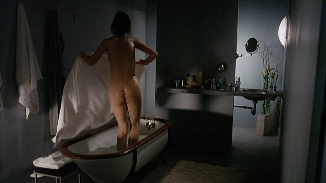 Charlotte Gainsbourg nude - The Intruder (1999)