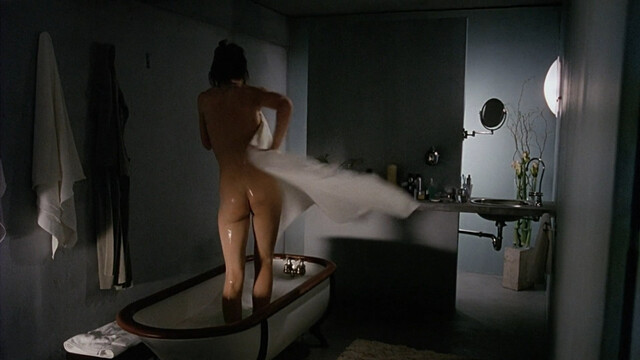 Charlotte Gainsbourg nude - The Intruder (1999)