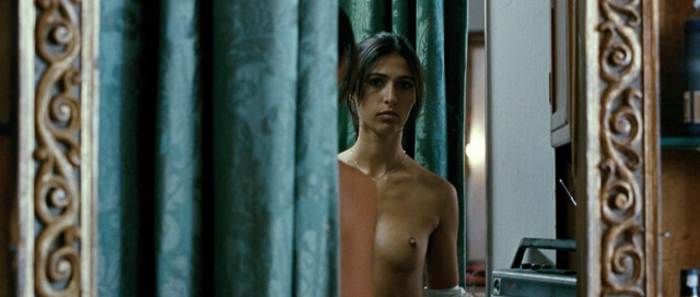 Olivia Magnani nude - Le conseguenze dell'amore (2004)