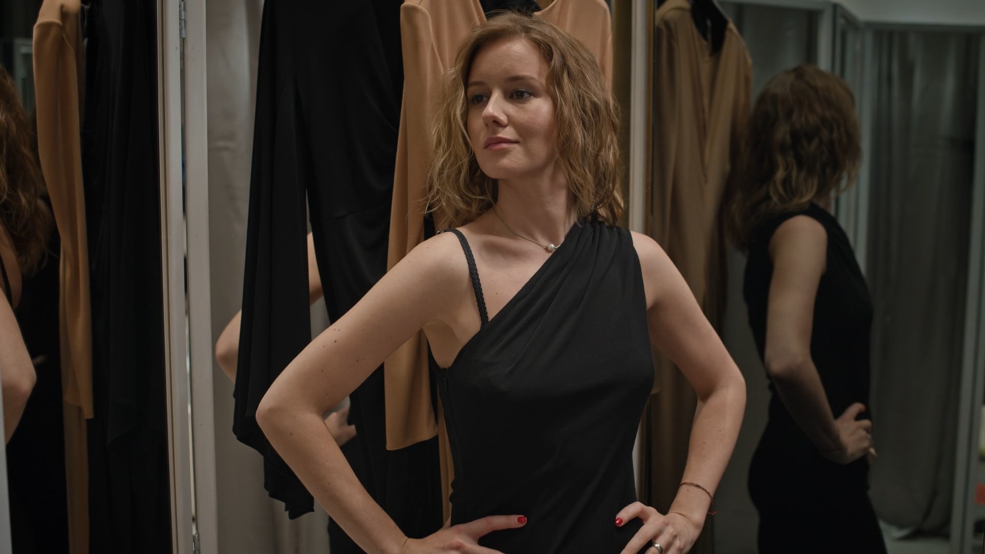 Nadezhda Mikhalkova (Nadia Mikhalkova) sexy, Anna Mikhalkova sexy, Anastasiya Mikulchina sexy – Nominatsiya s01e01 (2022)