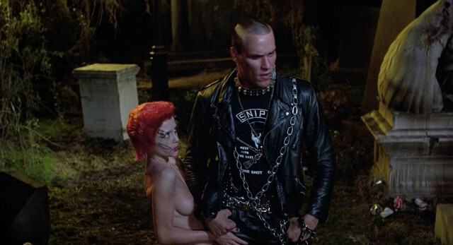 Linnea Quigley nude - Return of the Living Dead (1985)