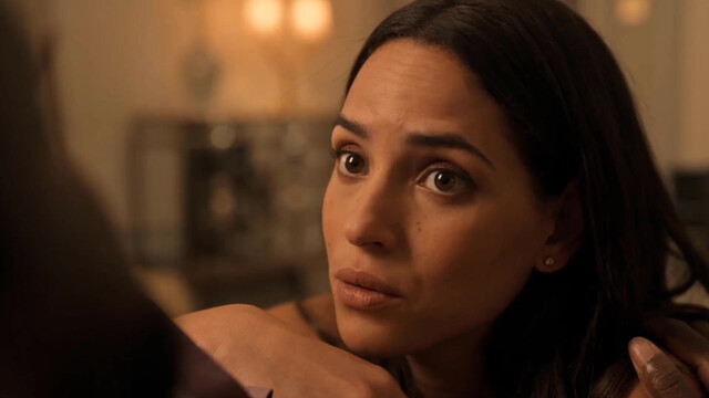 Alicia Vikander sexy, Adria Arjona sexy, Devon Ross sexy - Irma Vep s01e06 (2022)