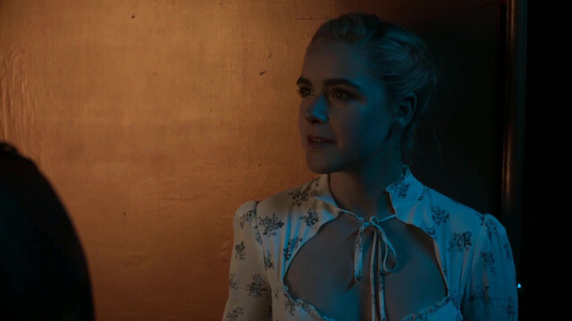 Kiernan Shipka sexy, Diane Kruger sexy - Swimming with Sharks s01e01 (2022)