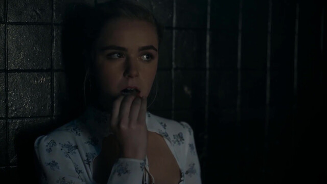 Kiernan Shipka sexy, Diane Kruger sexy - Swimming with Sharks s01e01 (2022)